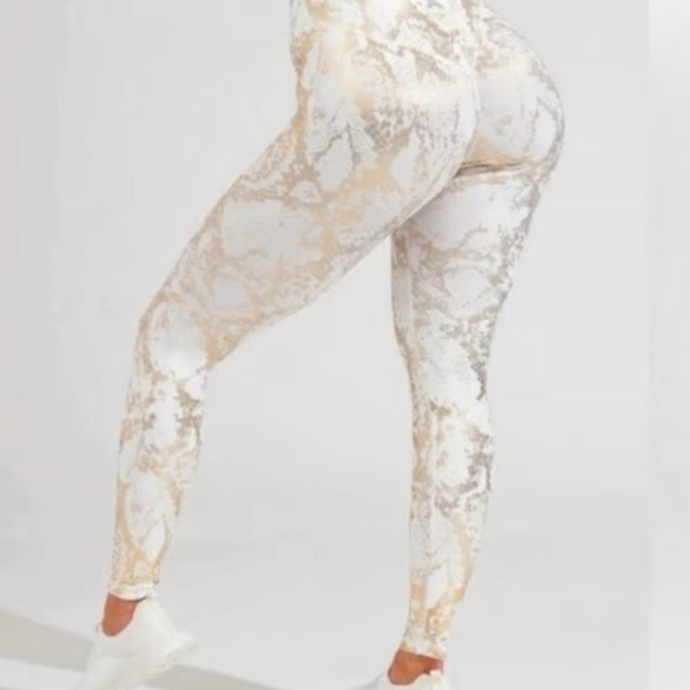 BuffBunny White/Gold Viper Leggings ✨